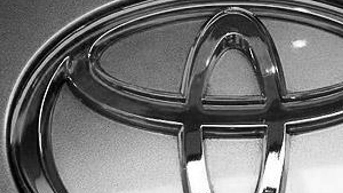 Toyota прогнозує падіння прибутків втричі Toyota прогнозує падіння прибутків втричі