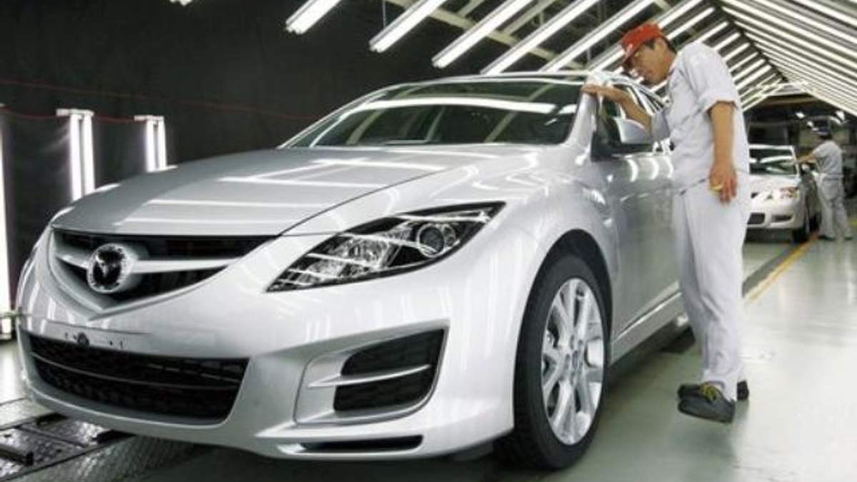 Японські автовиробники відновили роботу в Таїланді Японські автовиробники відновили роботу в Таїланді