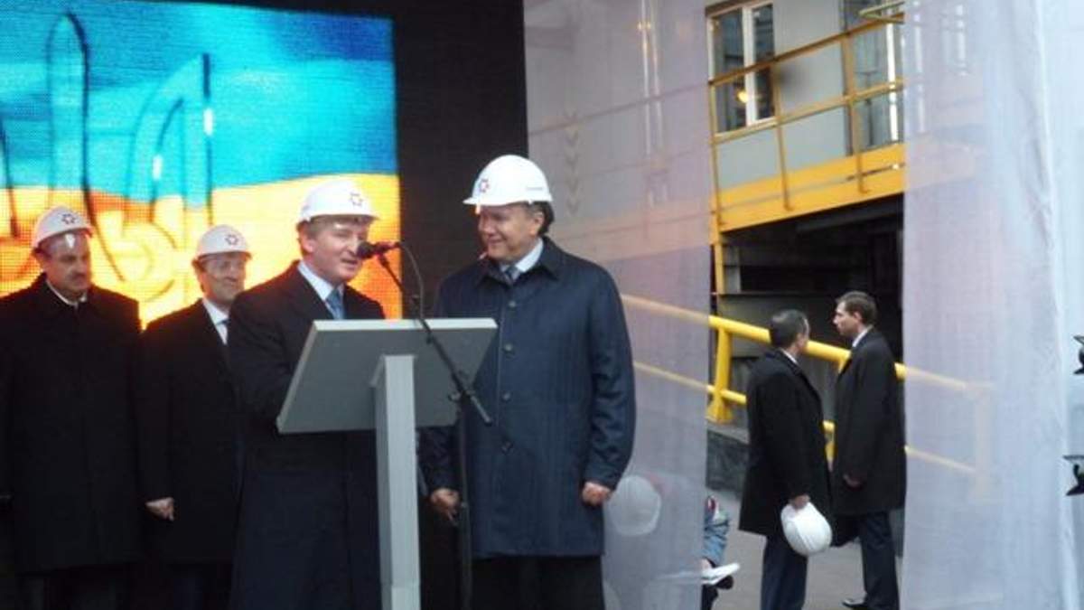 Янукович, Іванющенко, Ахметов та Єфремов отримали  500 мільйонів гривень