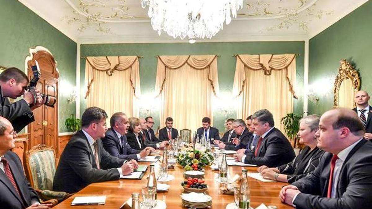 Словаччина гарантує дотримання реверсу газу в Україну