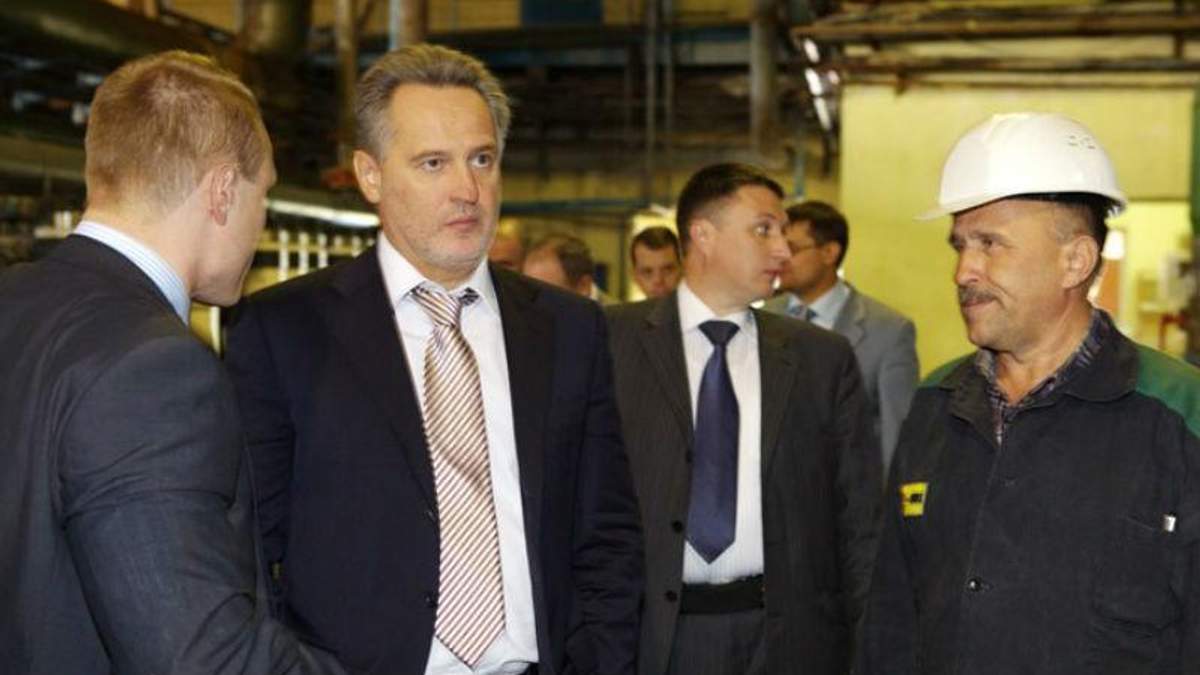 Дмитро Фірташ в одному із цехів "Стиролу" Дмитро Фірташ в одному із цехів "Стиролу"