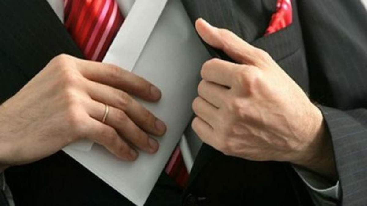 Прокурор погорів на хабарі Прокурор погорів на хабарі