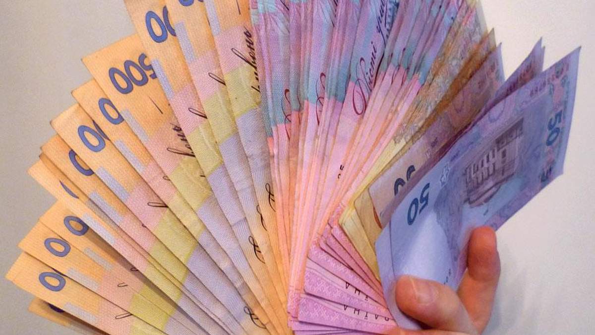 Назвали рекордний розмір середньої зарплати українця за грудень 2017 року Назвали рекордний розмір середньої зарплати українця за грудень 2017 року