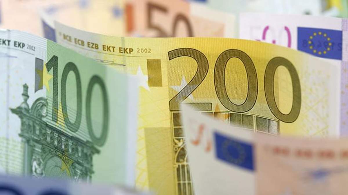 Готівковий курс валют на 6 грудня 2018: курс долару та євро Готівковий курс валют на 6 грудня 2018: курс долару та євро