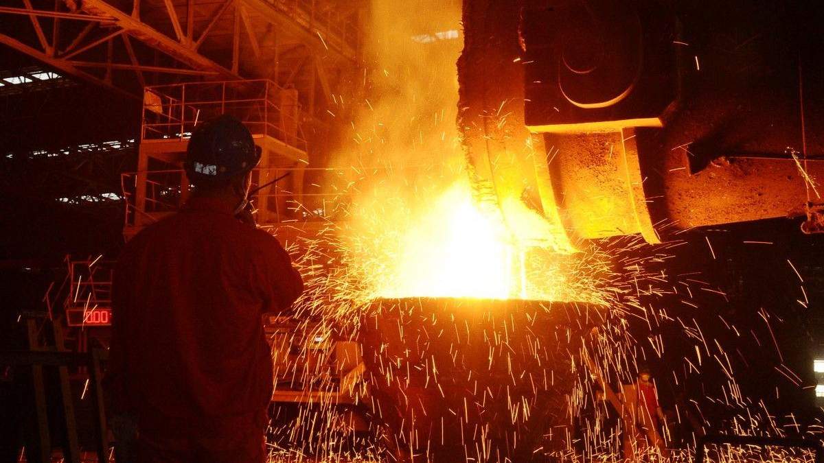 Дніпровський металургійний комбінат фактично банкрут Дніпровський металургійний комбінат фактично банкрут