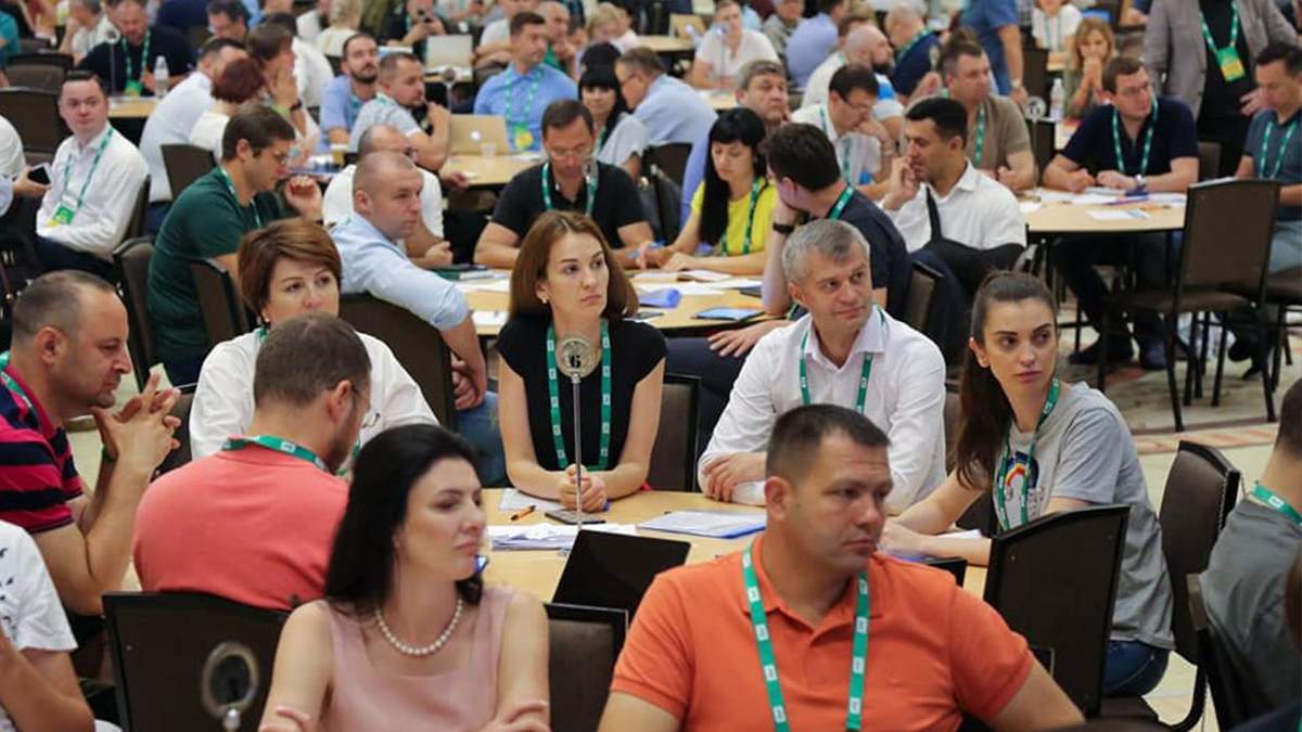 Як "Слуги народу" реагують на жарти про навчання у Трускавці Як "Слуги народу" реагують на жарти про навчання у Трускавці