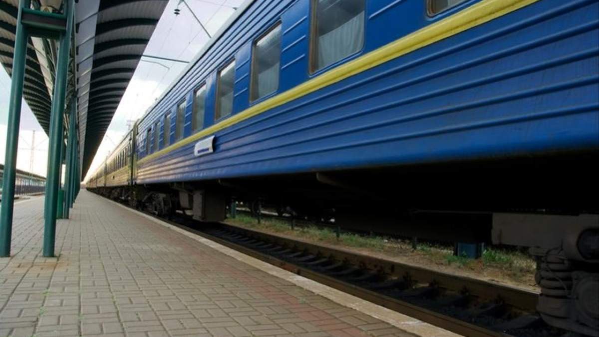 Укрзалізницю можуть розділити на 3 компанії Укрзалізницю можуть розділити на 3 компанії