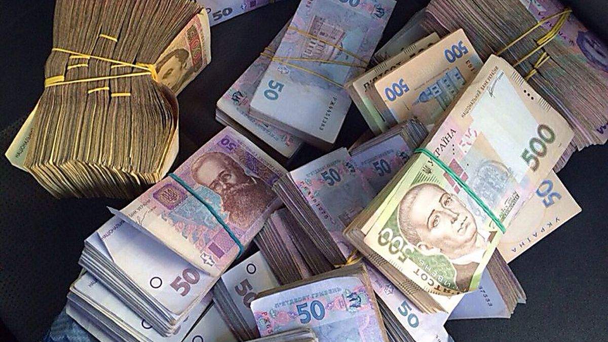 Середня зарплата в Україні Середня зарплата в Україні