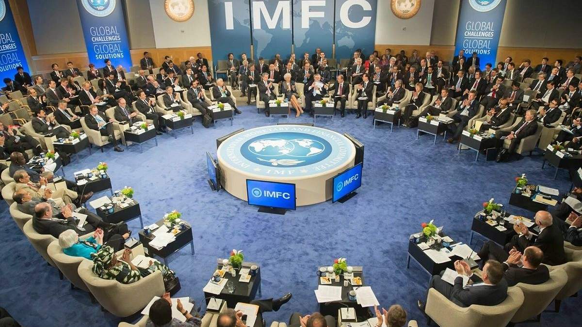 Украинские чиновники обсудят с МВФ продолжение кредитования Украины Украинские чиновники обсудят с МВФ продолжение кредитования Украины