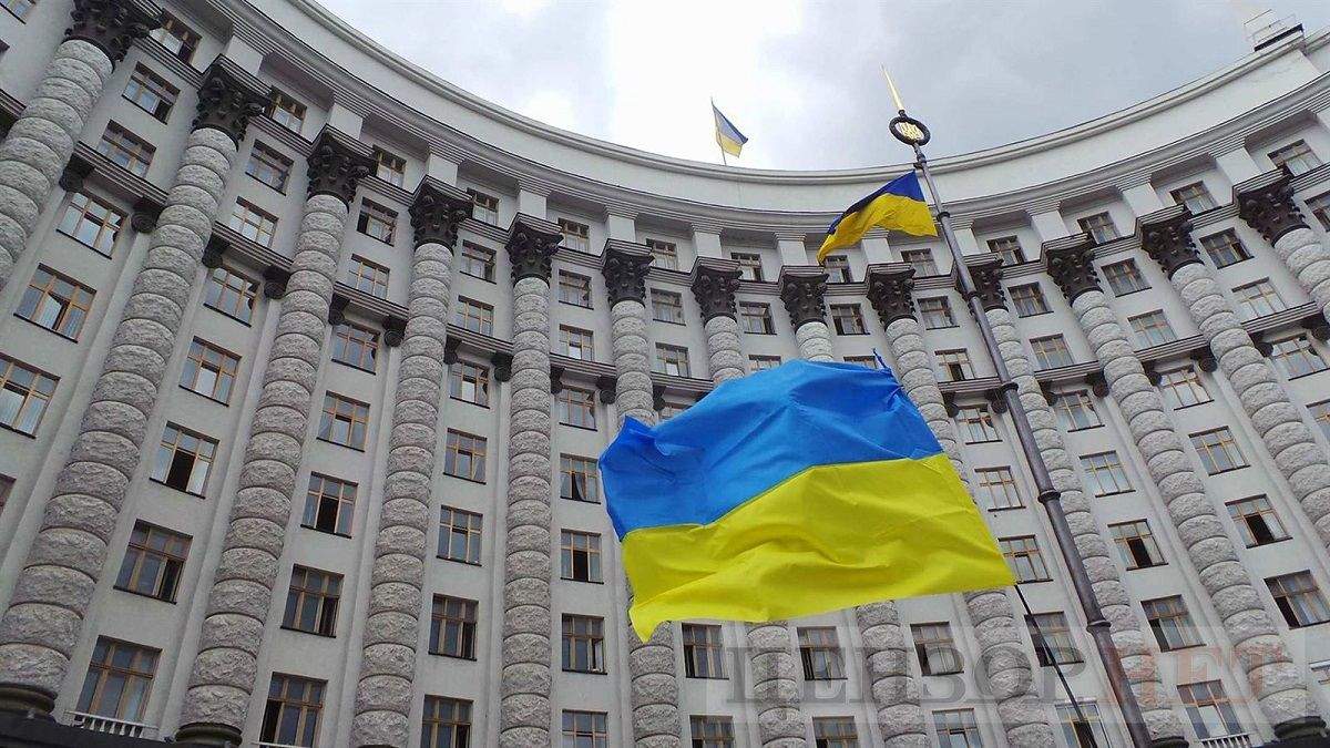 Правительство отнесло "крзализныцю" к списку стратегических госпредприятий Правительство отнесло "крзализныцю" к списку стратегических госпредприятий