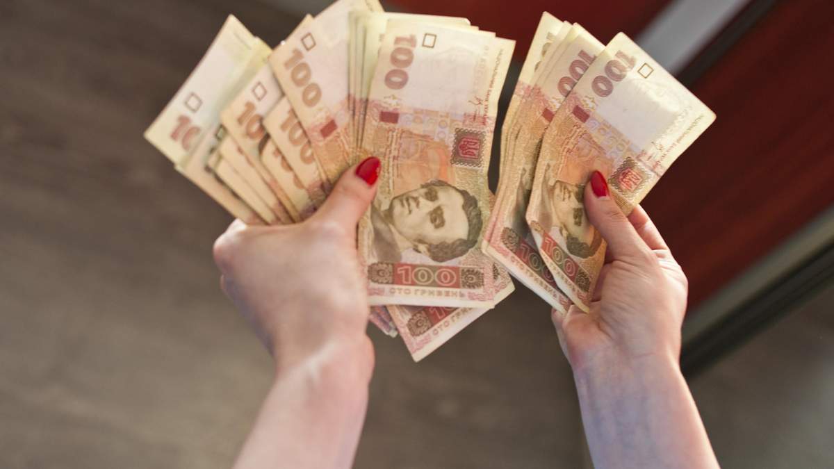 Яку валюту обирають українці для зберігання грошей Яку валюту обирають українці для зберігання грошей