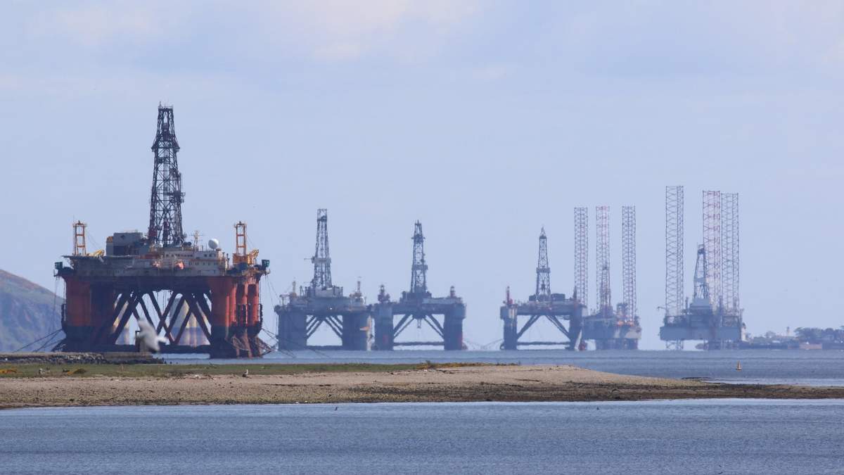 Цены на нефть падают Цены на нефть падают