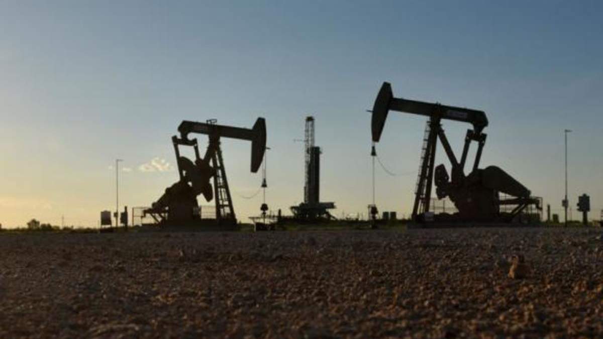 Країни мали домовитись про скорочення видобутку нафти Країни мали домовитись про скорочення видобутку нафти