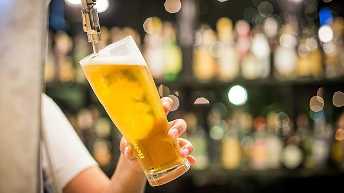 Швидко псується: у Франції виллють 10 мільйонів літрів пива через карантин