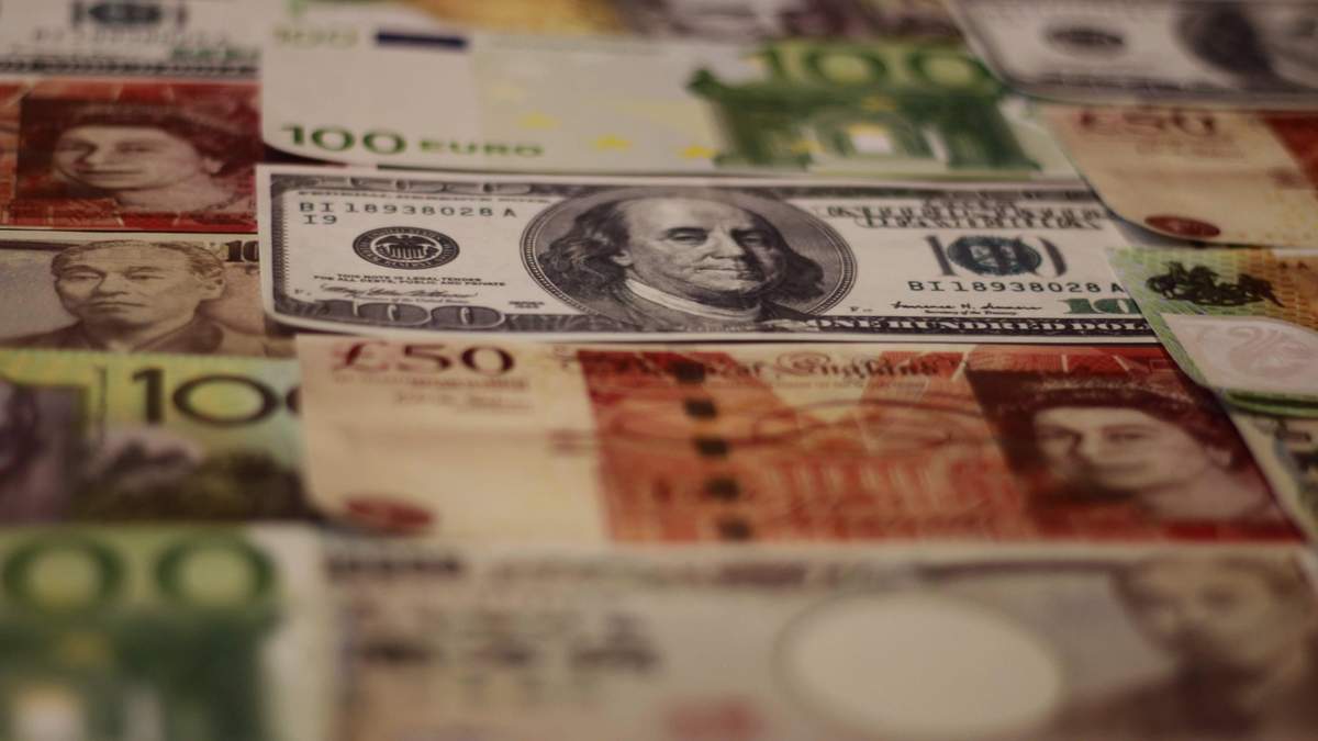 Що буде з доларом у червні Що буде з доларом у червні