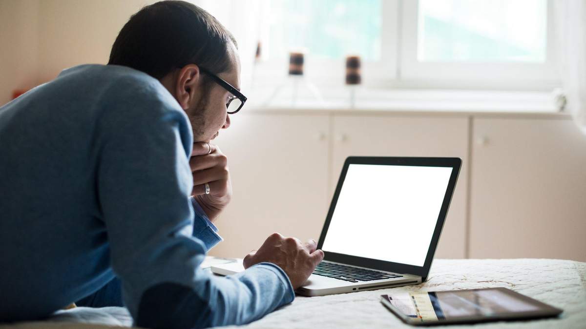 Люди втрачають роботу Люди втрачають роботу