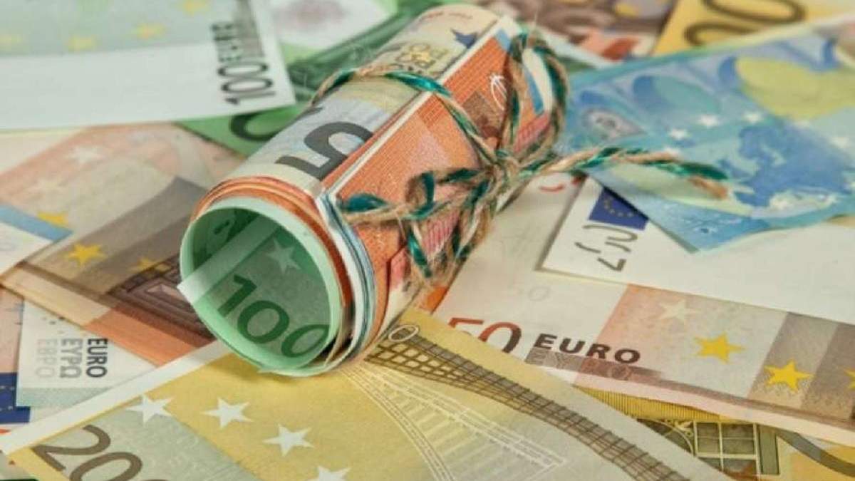 Украина готовит 12-летний выпуск евробондов в долларах и выкуп бумаг с погашением в 2021-2022 годах Украина готовит 12-летний выпуск евробондов в долларах и выкуп бумаг с погашением в 2021-2022 годах