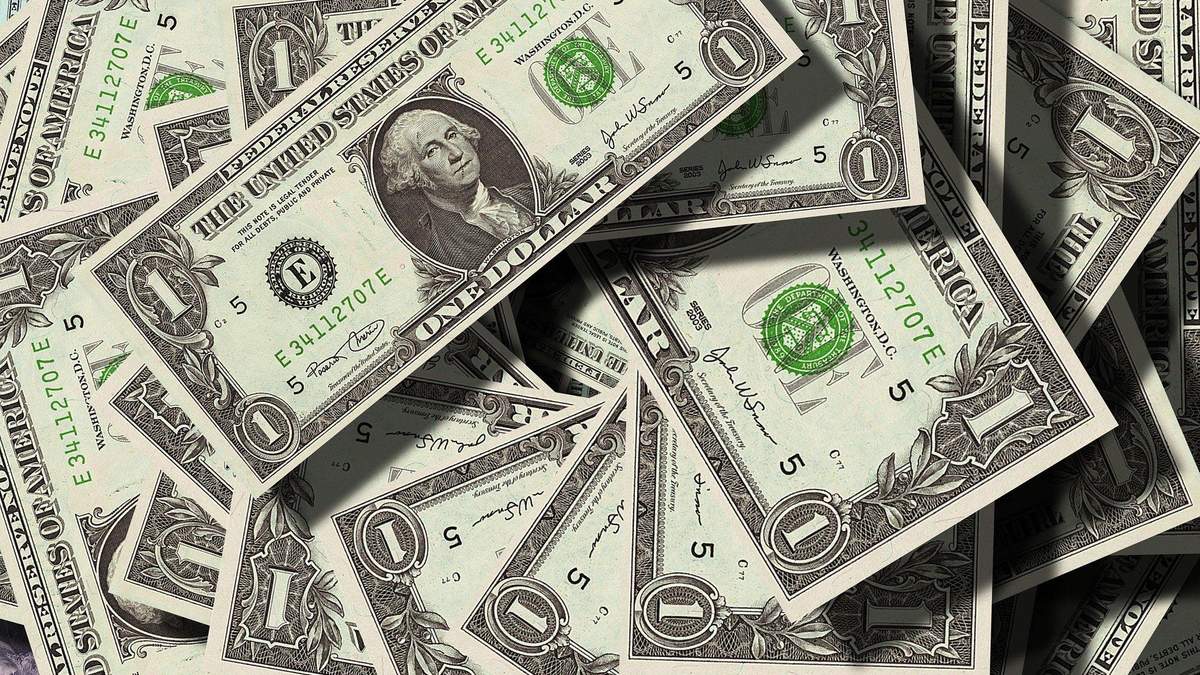 Коли продавати чи купувати євро, долар: пояснення експерта Коли продавати чи купувати євро, долар: пояснення експерта