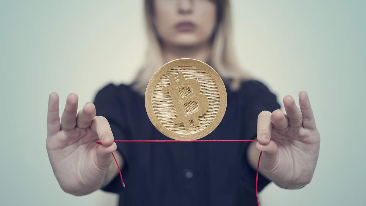 Биткойн вновь побил рекорд: стоимость криптовалюта превысила 25 тысяч долларов Биткойн вновь побил рекорд: стоимость криптовалюта превысила 25 тысяч долларов