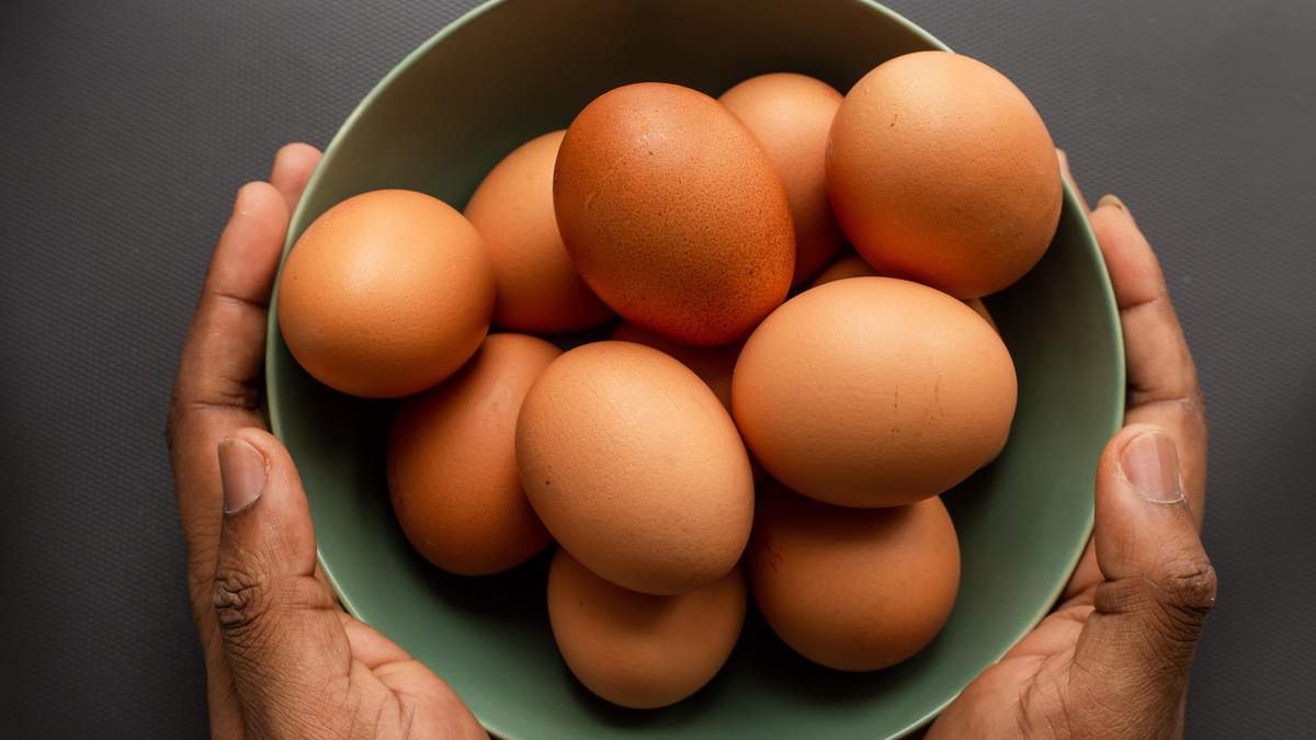 Куриные яйца в Украине могут подорожать до 40 гривен за десяток Куриные яйца в Украине могут подорожать до 40 гривен за десяток