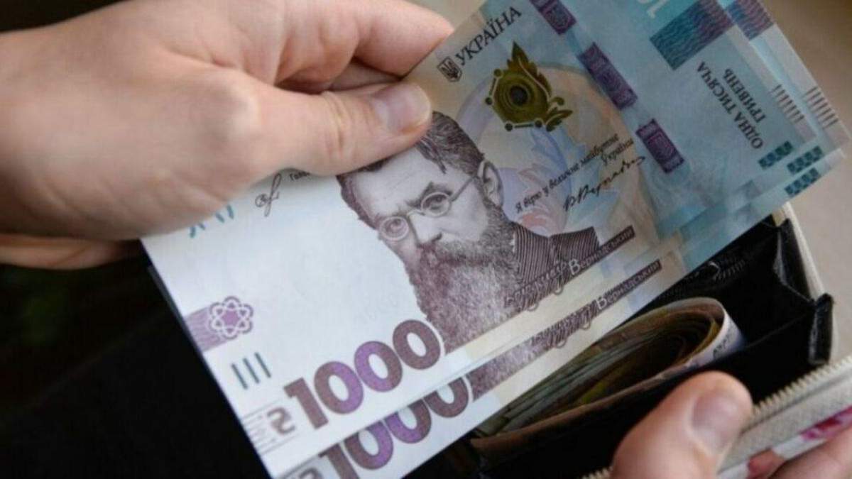 Уряд виділив додаткові гроші для виплати 8 тисяч гривень ФОПам Уряд виділив додаткові гроші для виплати 8 тисяч гривень ФОПам