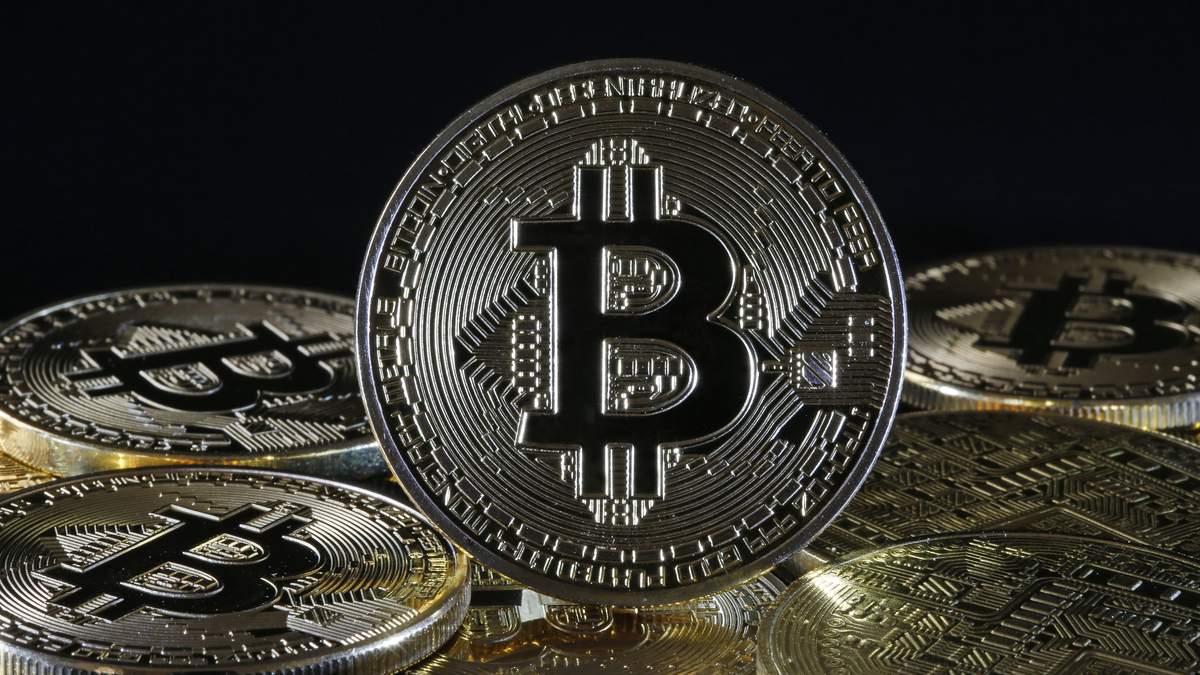 Биткойн снова обновил исторический максимум: его цена вечером 21 февраля 2021 превысила отметку в 58 тысяч долларов Биткойн снова обновил исторический максимум: его цена вечером 21 февраля 2021 превысила отметку в 58 тысяч долларов