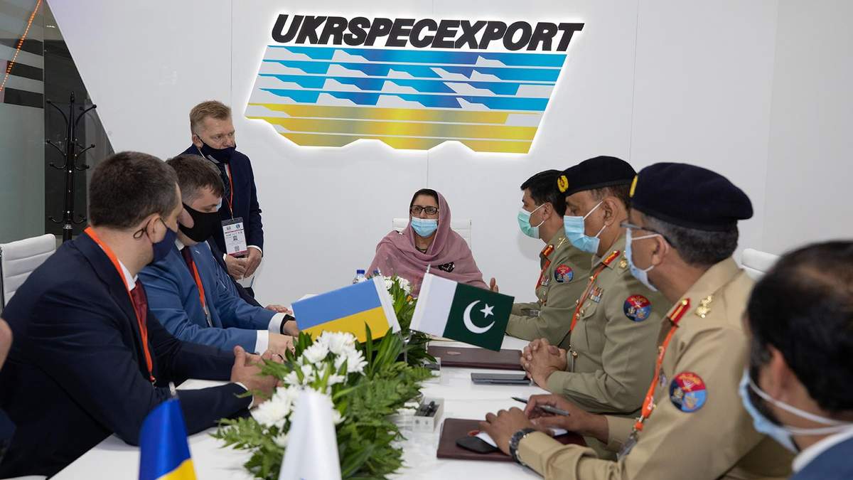 Контракт між "Укроборонпром" та Пакистаном щодо ремонту танків Т-80УД Контракт між "Укроборонпром" та Пакистаном щодо ремонту танків Т-80УД