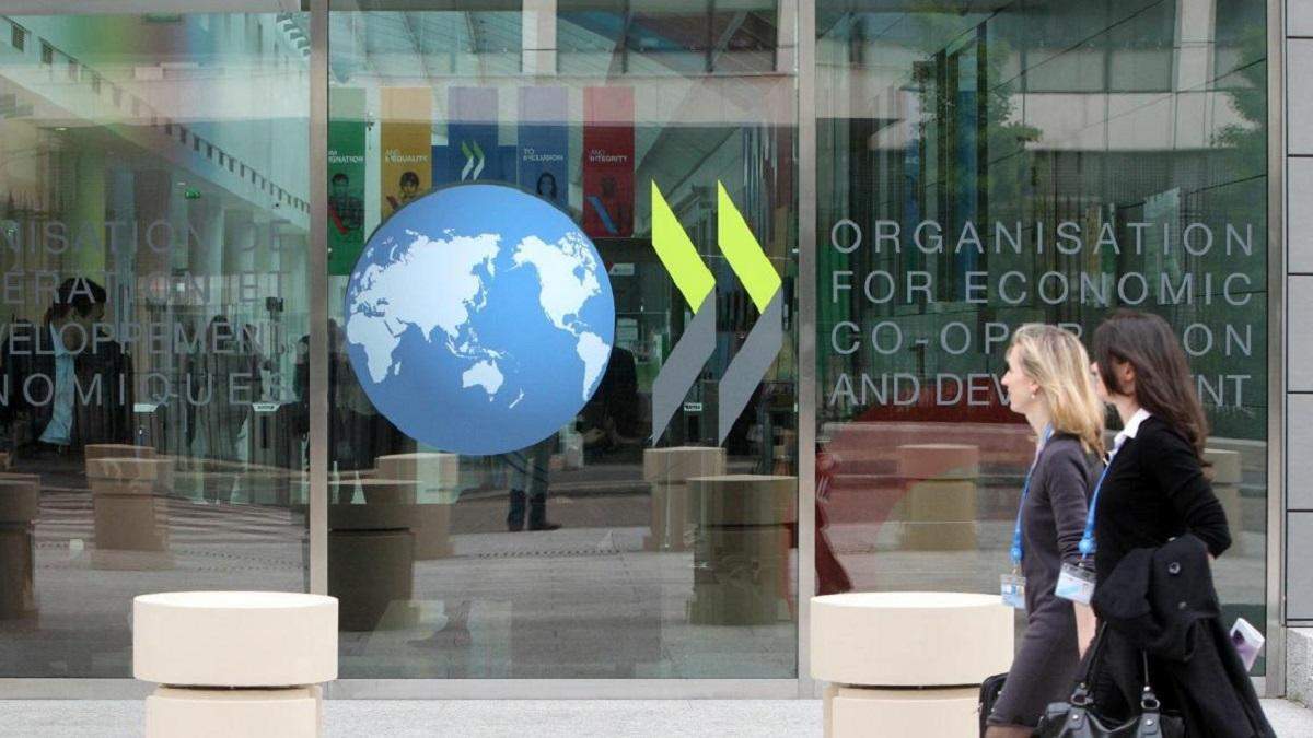 Вакцинація від коронавірусу призведе до стрімкого економічного росту Вакцинація від коронавірусу призведе до стрімкого економічного росту