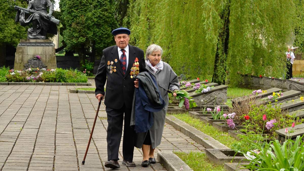 В Раде предлагают ввести новый вид пенсий за особые заслуги В Раде предлагают ввести новый вид пенсий за особые заслуги