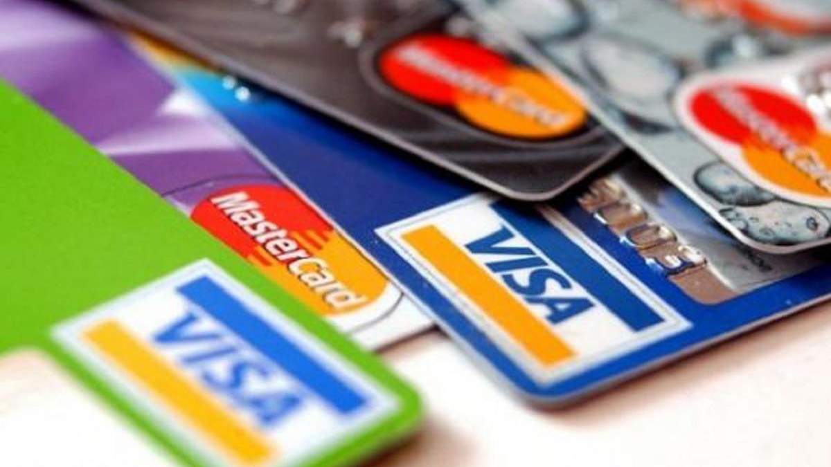 Слуги народу обіцяють обмеження банківської комісії: НБУ проти Слуги народу обіцяють обмеження банківської комісії: НБУ проти