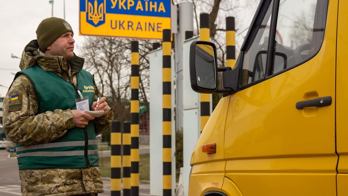 Кабмін виділив 613 мільйонів на облаштування 35 пунктів пропуску Кабмін виділив 613 мільйонів на облаштування 35 пунктів пропуску