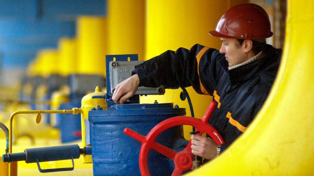 На тлі загострення на Донбасі Росія зменшує транзит газу через Україну На тлі загострення на Донбасі Росія зменшує транзит газу через Україну