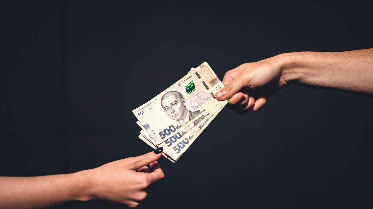 "Рука допомоги": як отримати до 95 тисяч гривень від Мінсоцполітики - Економіка