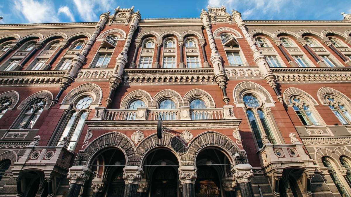 В первую неделю года Нацбанк Украины продал 100 миллионов долларов