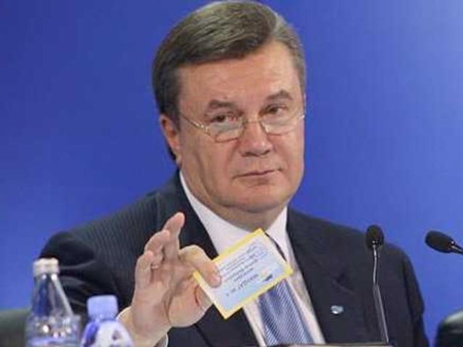 Янукович пообещал изменения в Налоговый Кодекс