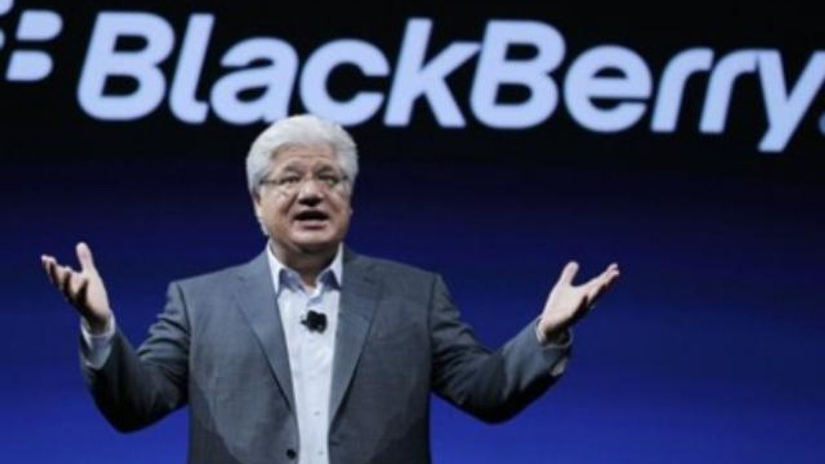 Менеджеры BlackBerry урезали себе зарплаты до одного доллара