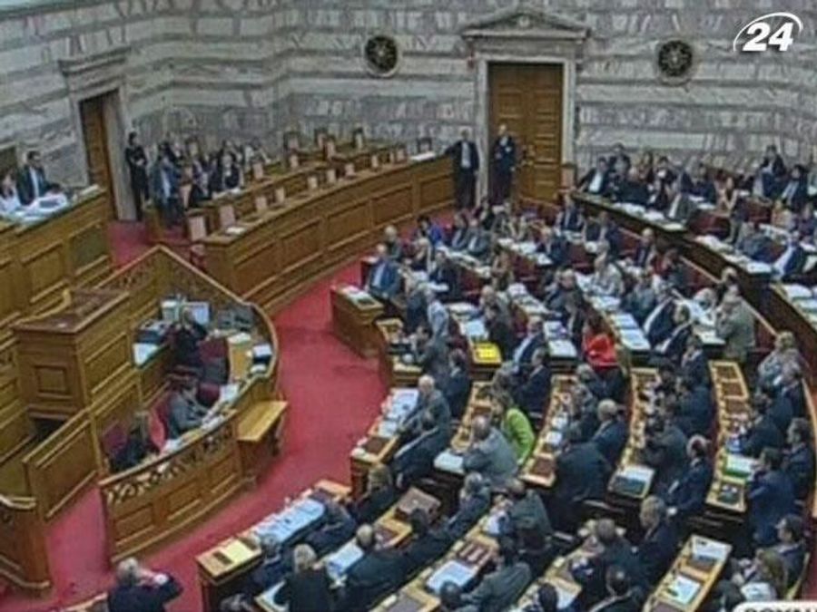 Парламент Греции принял новый план сокращения расходов Парламент Греции принял новый план сокращения расходов
