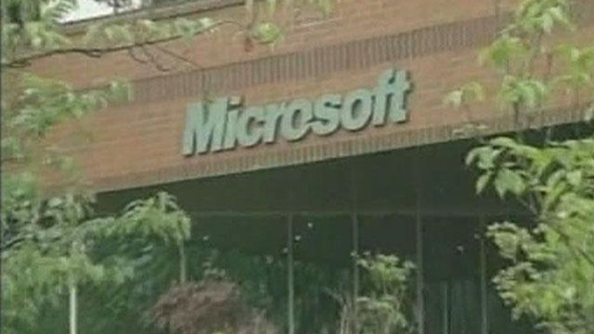 Єврокомісія оштрафувала Microsoft на півмільярда євро
