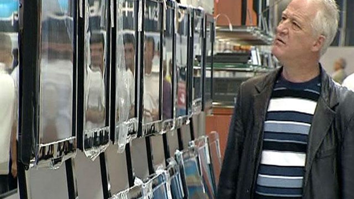 Эксперты посчитали, кто и сколько откладывает на "черный день" Эксперты посчитали, кто и сколько откладывает на "черный день"