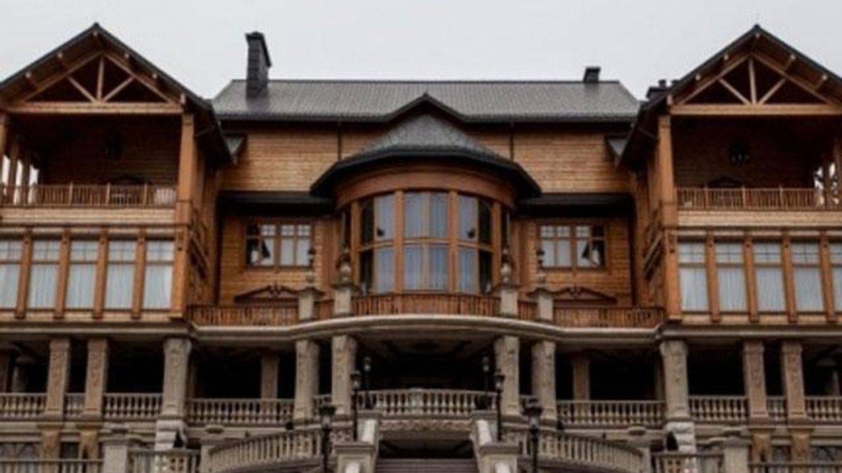 Люди Януковича купували землю біля Межигір’я в 9 разів дешевше Люди Януковича купували землю біля Межигір’я в 9 разів дешевше