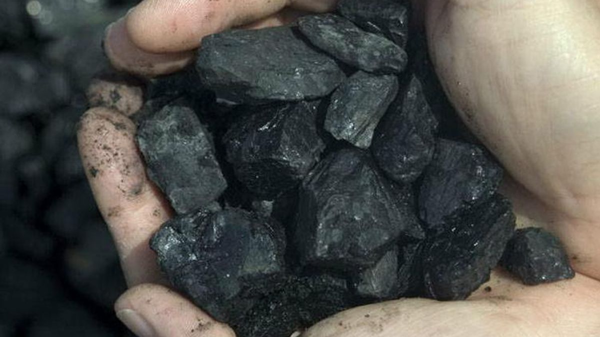 Украина сократила добычу угля почти вдвое
