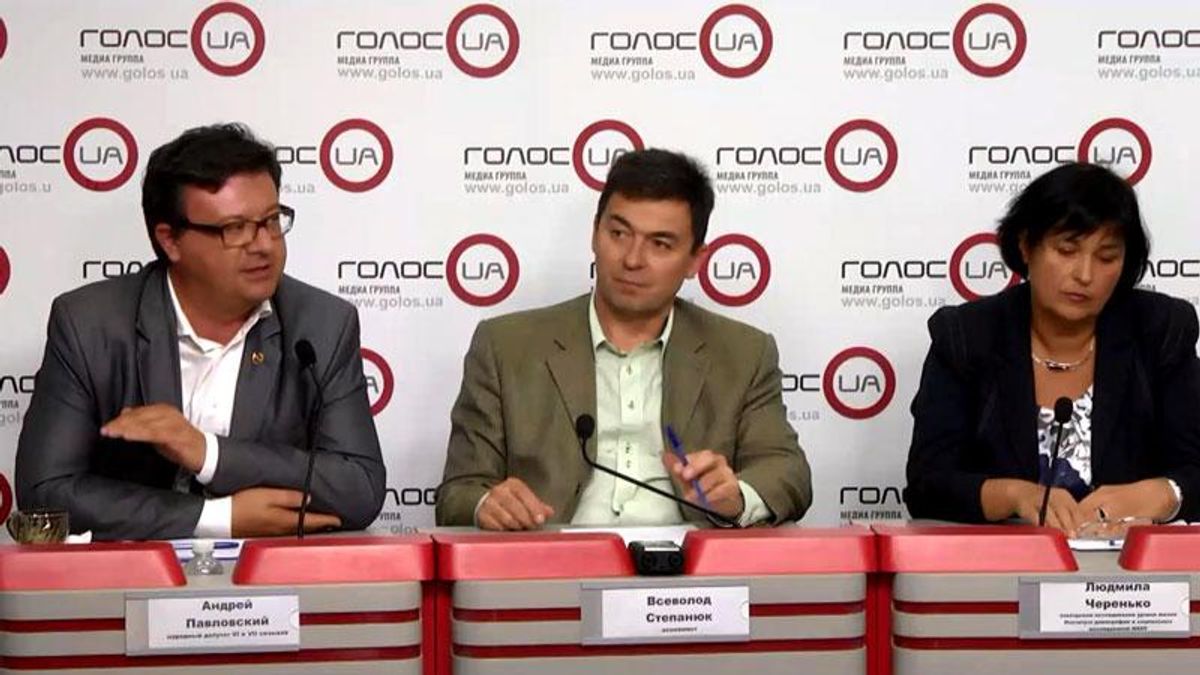 Експерт розповів, скільки в середньому мають заробляти українці Експерт розповів, скільки в середньому мають заробляти українці