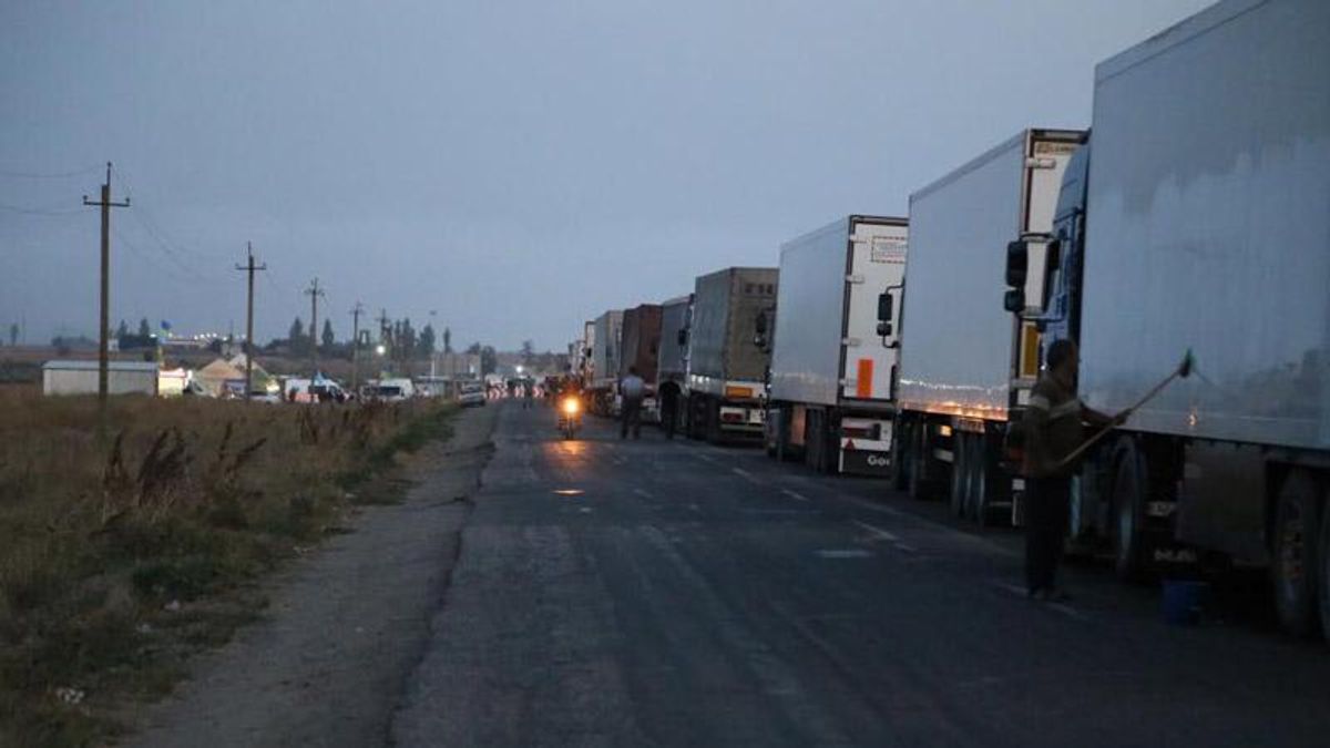Крымские татары готовы блокировать Крым даже полгода Крымские татары готовы блокировать Крым даже полгода