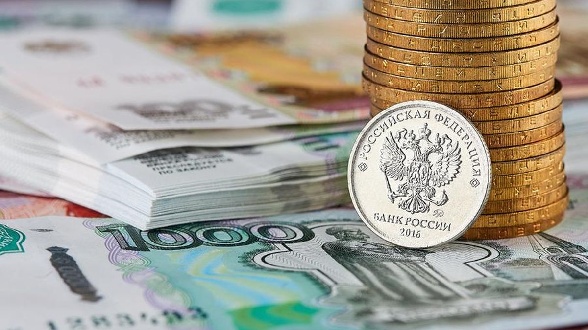 Нові санкції обвалили курс рубля до рекордної позначки