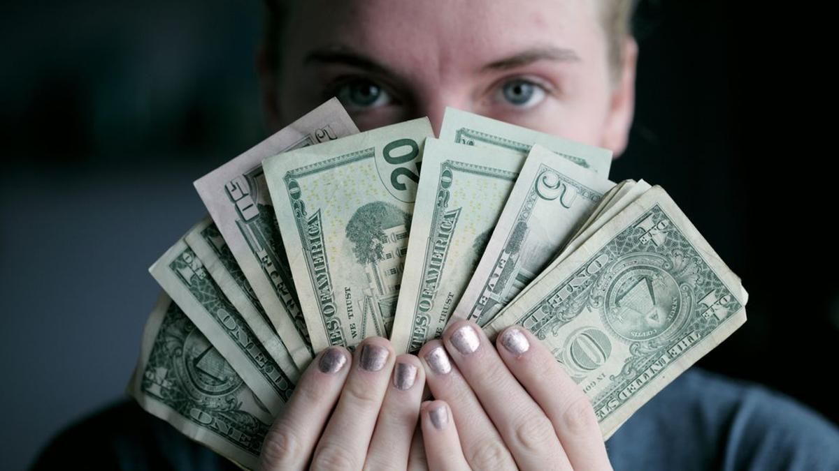В США журналисты начали раскрывать данные о своих зарплатах: цифры