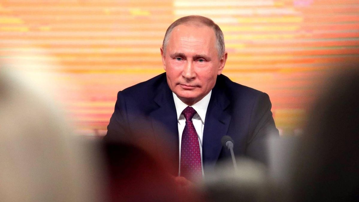 Ексканцлер Німеччини закликав скасувати "безглузді санкції" проти Росії Ексканцлер Німеччини закликав скасувати "безглузді санкції" проти Росії
