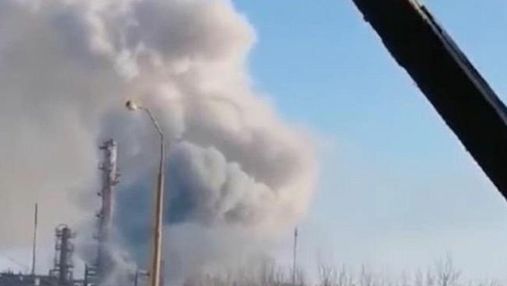 На заводе в Калуше произошел выброс химикатов: есть пострадавший – жуткое видео