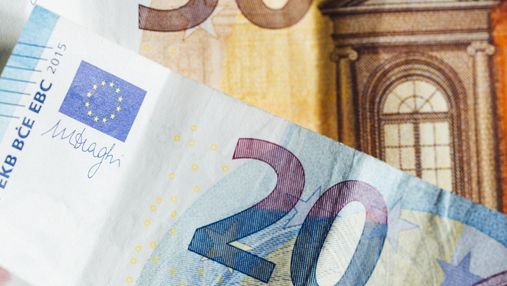 Доллар дорожает, евро упал ниже психологической отметки: курс валют на 12 ноября
