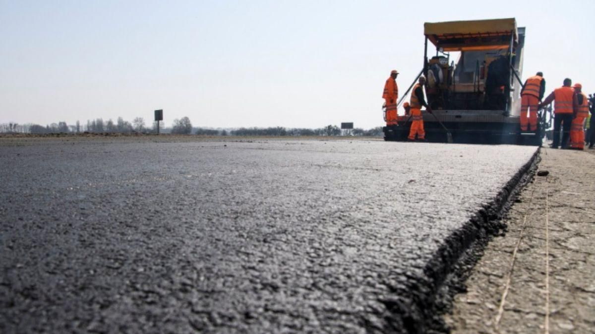 Зеленский подписал закон о 19 миллиардах на дороги