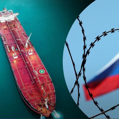 Ніхто не купує: рекордна кількість російських танкерів з нафтою застрягли в морі